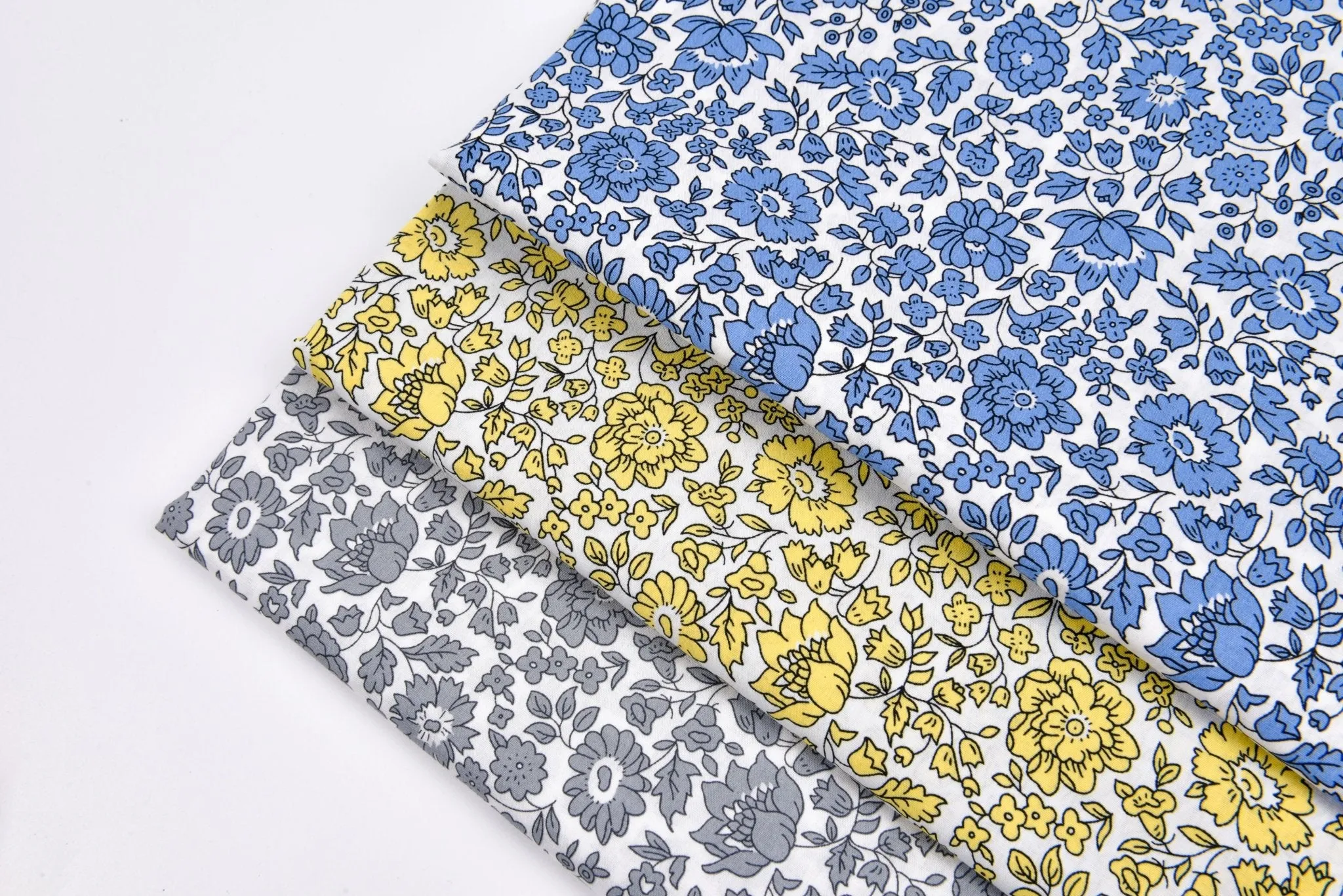 100% Cotton Loom Line  Monochrome Blooms Fabric - 112