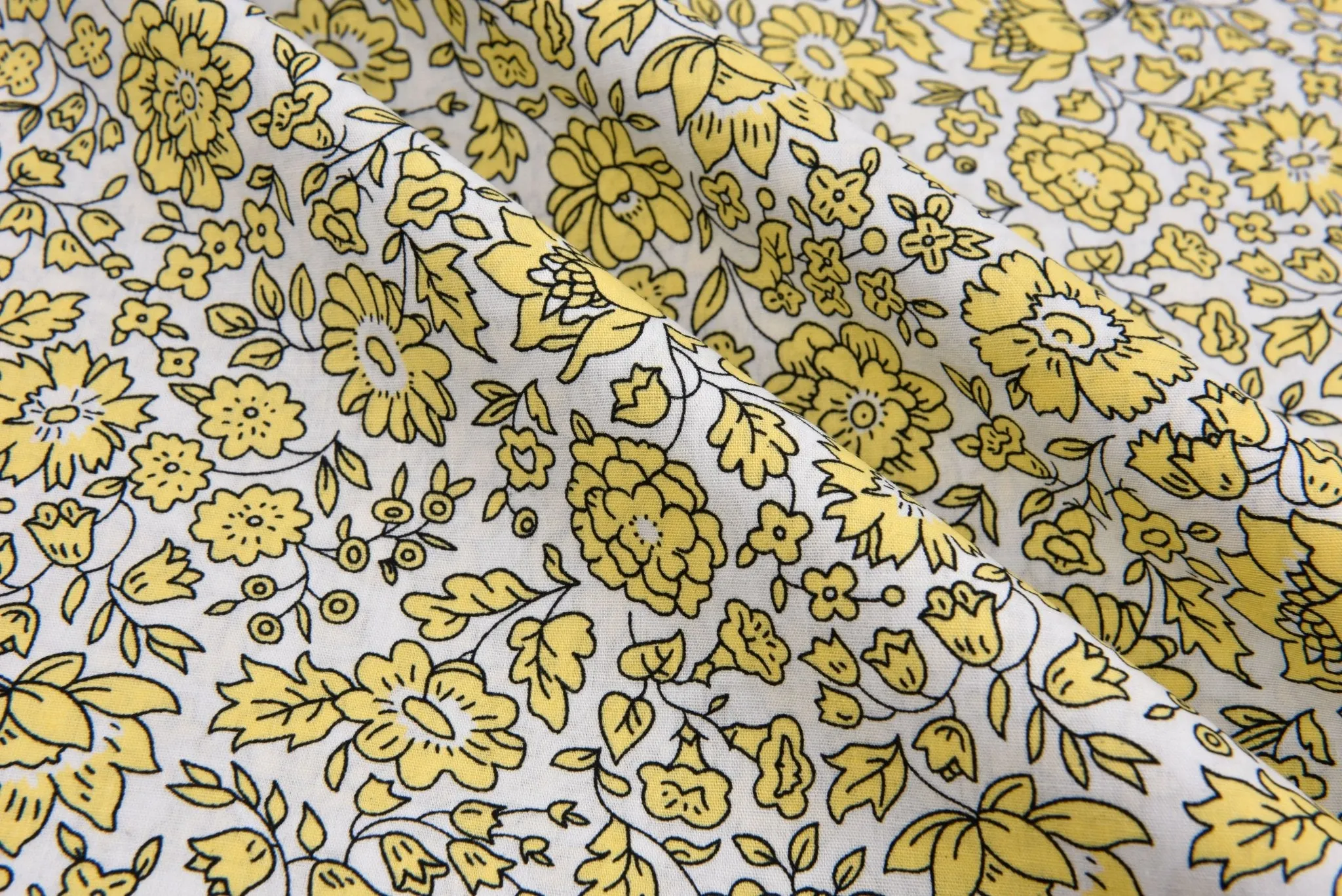100% Cotton Loom Line  Monochrome Blooms Fabric - 112