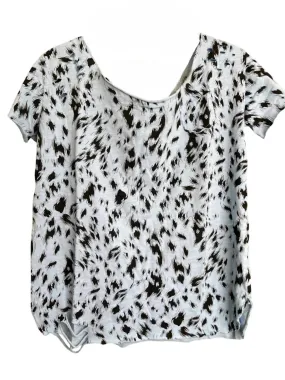 A Rare Bird - Women's Animal Print Rip Pocket Tee