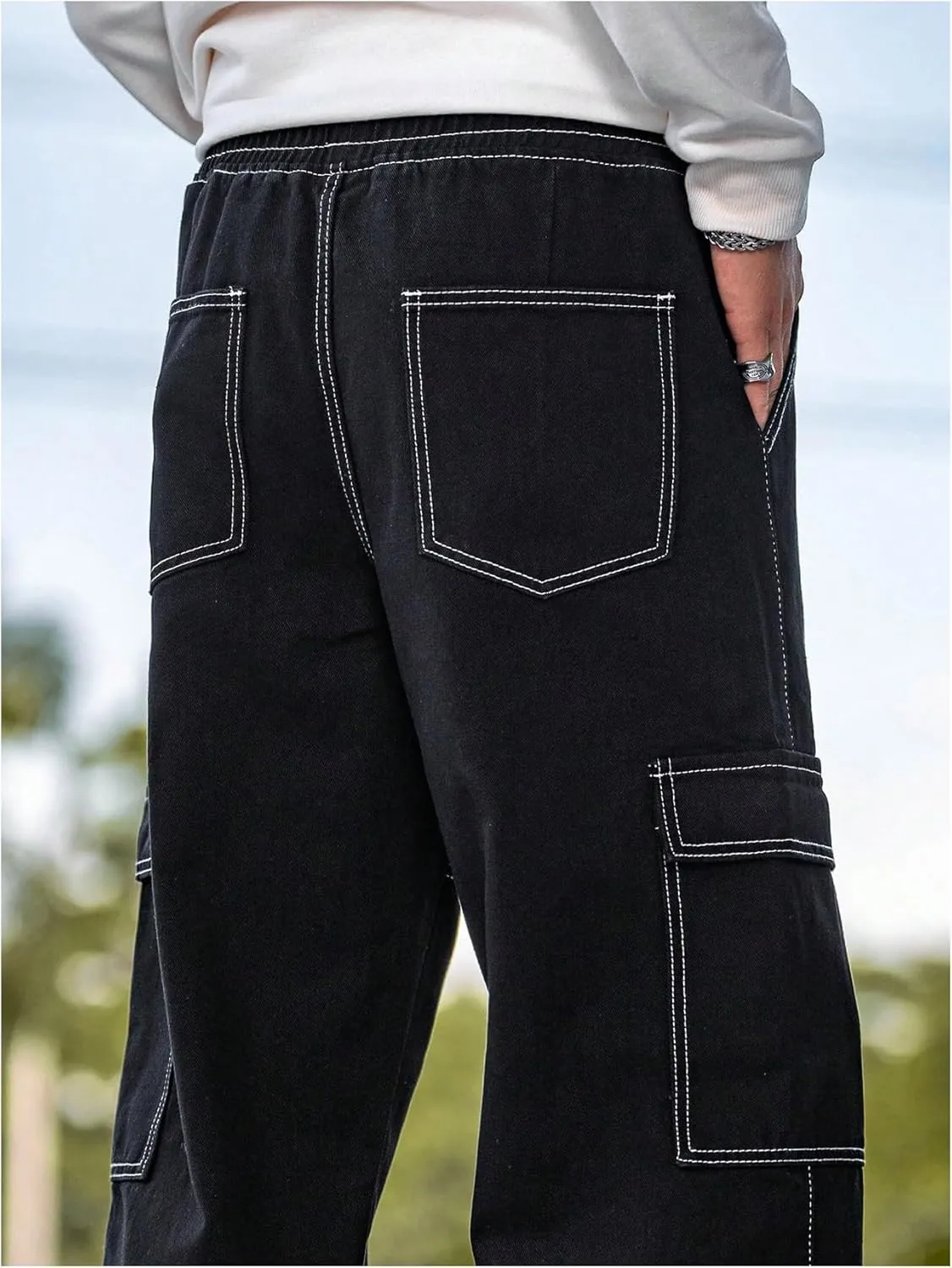 Verdusa Men's Drawstring Waist Flap Pockets Cargo Jeans Denim Pants with Slant Pockets