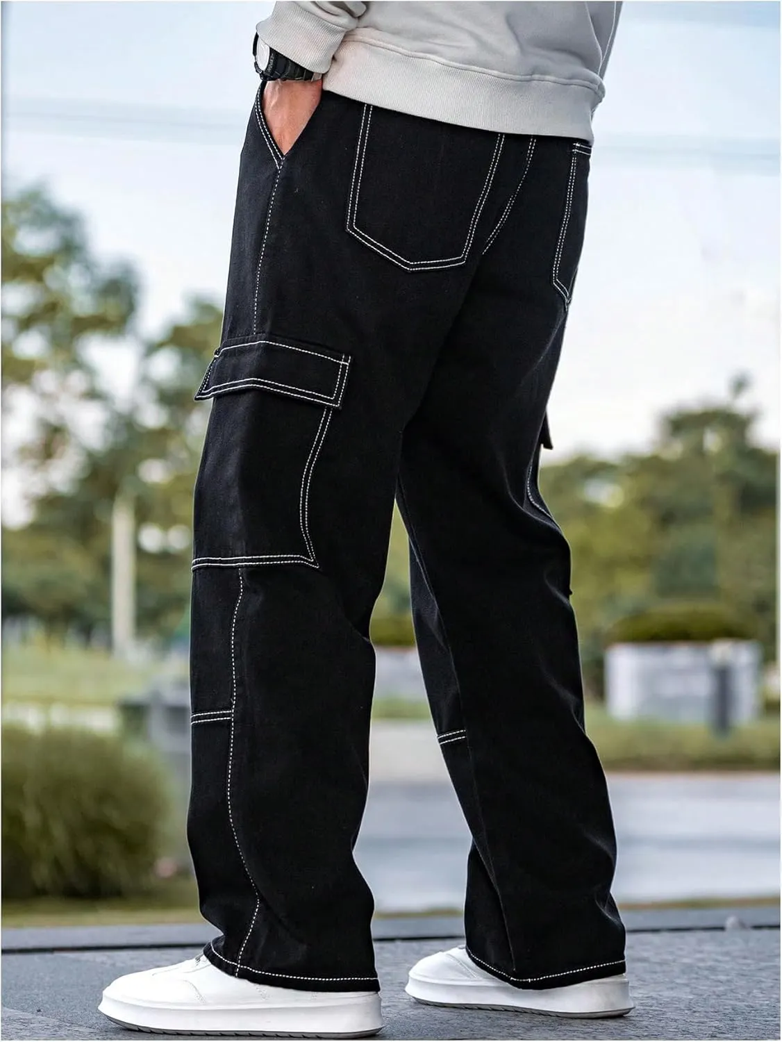 Verdusa Men's Drawstring Waist Flap Pockets Cargo Jeans Denim Pants with Slant Pockets