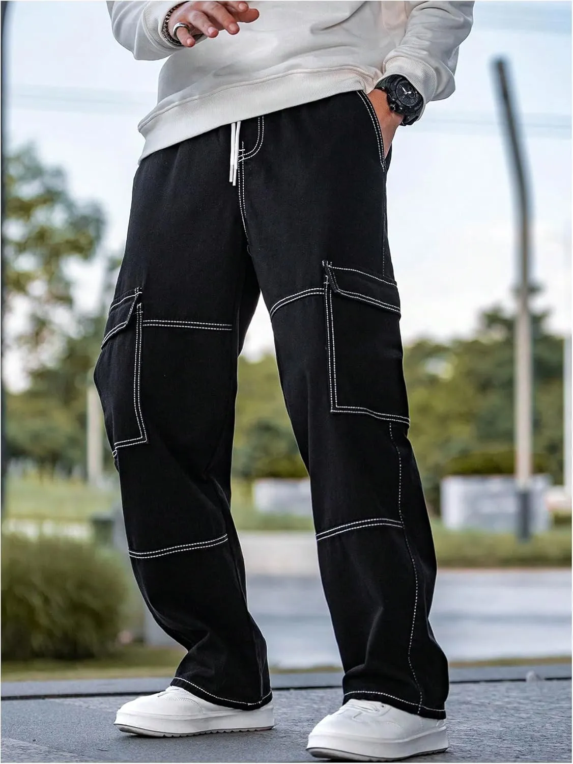 Verdusa Men's Drawstring Waist Flap Pockets Cargo Jeans Denim Pants with Slant Pockets