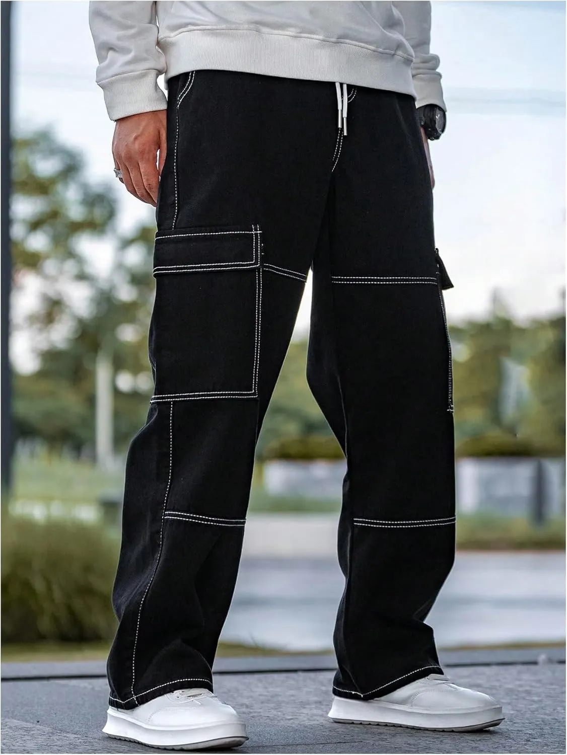 Verdusa Men's Drawstring Waist Flap Pockets Cargo Jeans Denim Pants with Slant Pockets