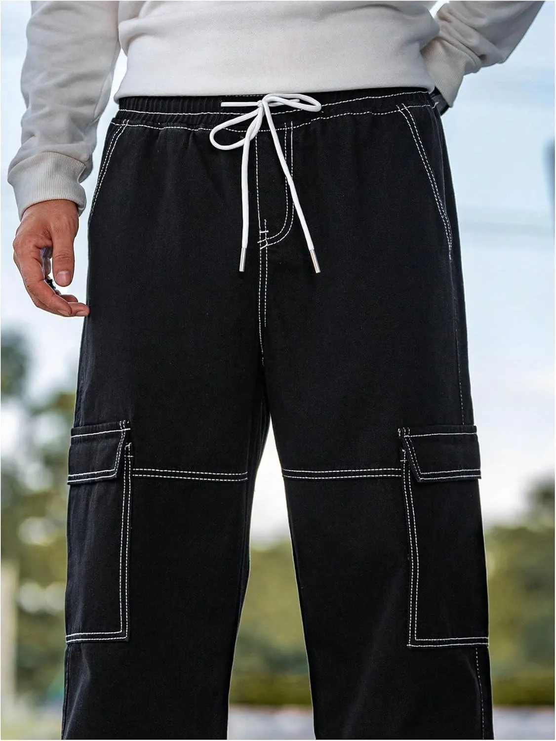Verdusa Men's Drawstring Waist Flap Pockets Cargo Jeans Denim Pants with Slant Pockets