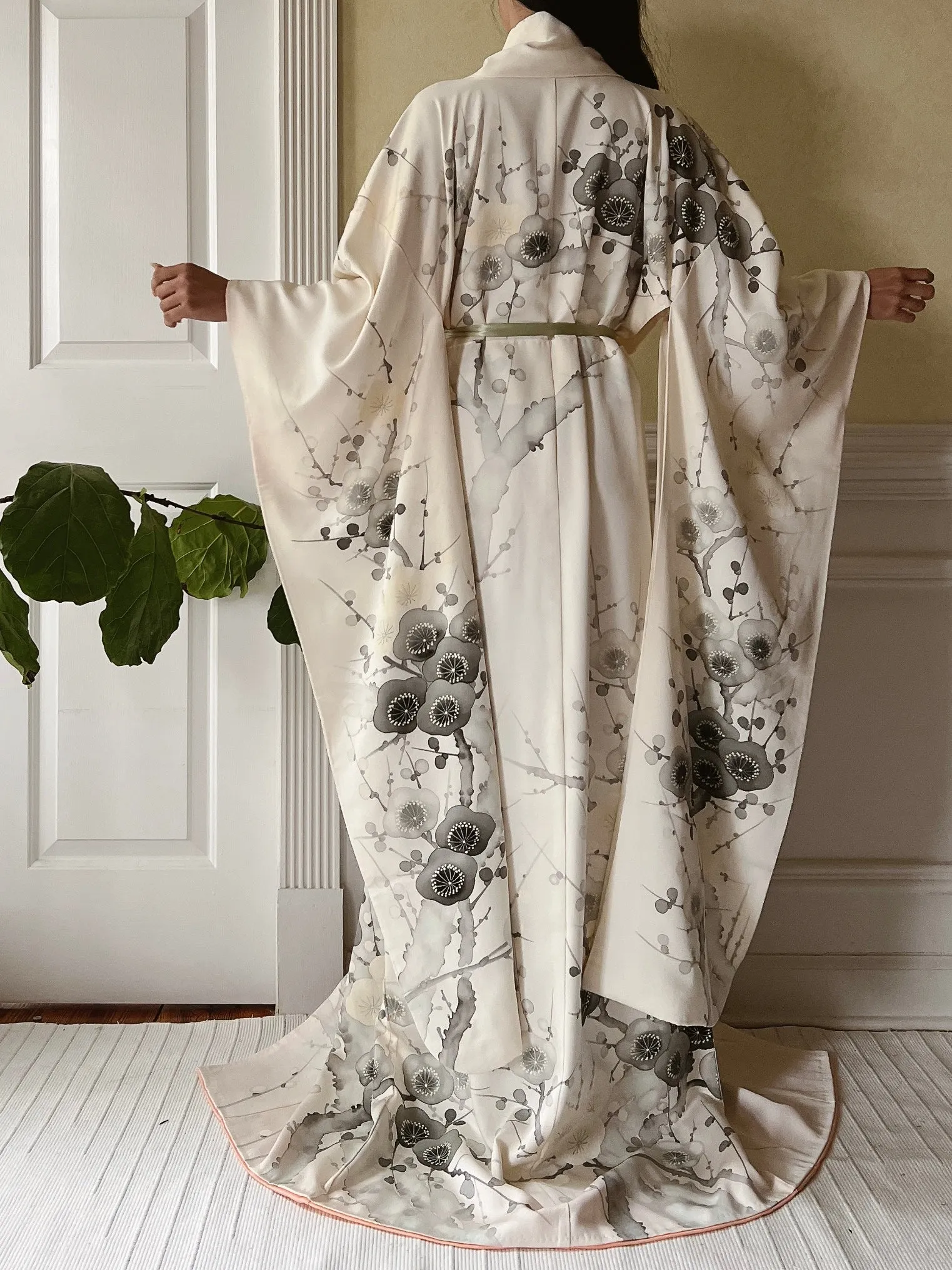 Vintage Ivory Blossoms Silk Painted Kimono - OSFM