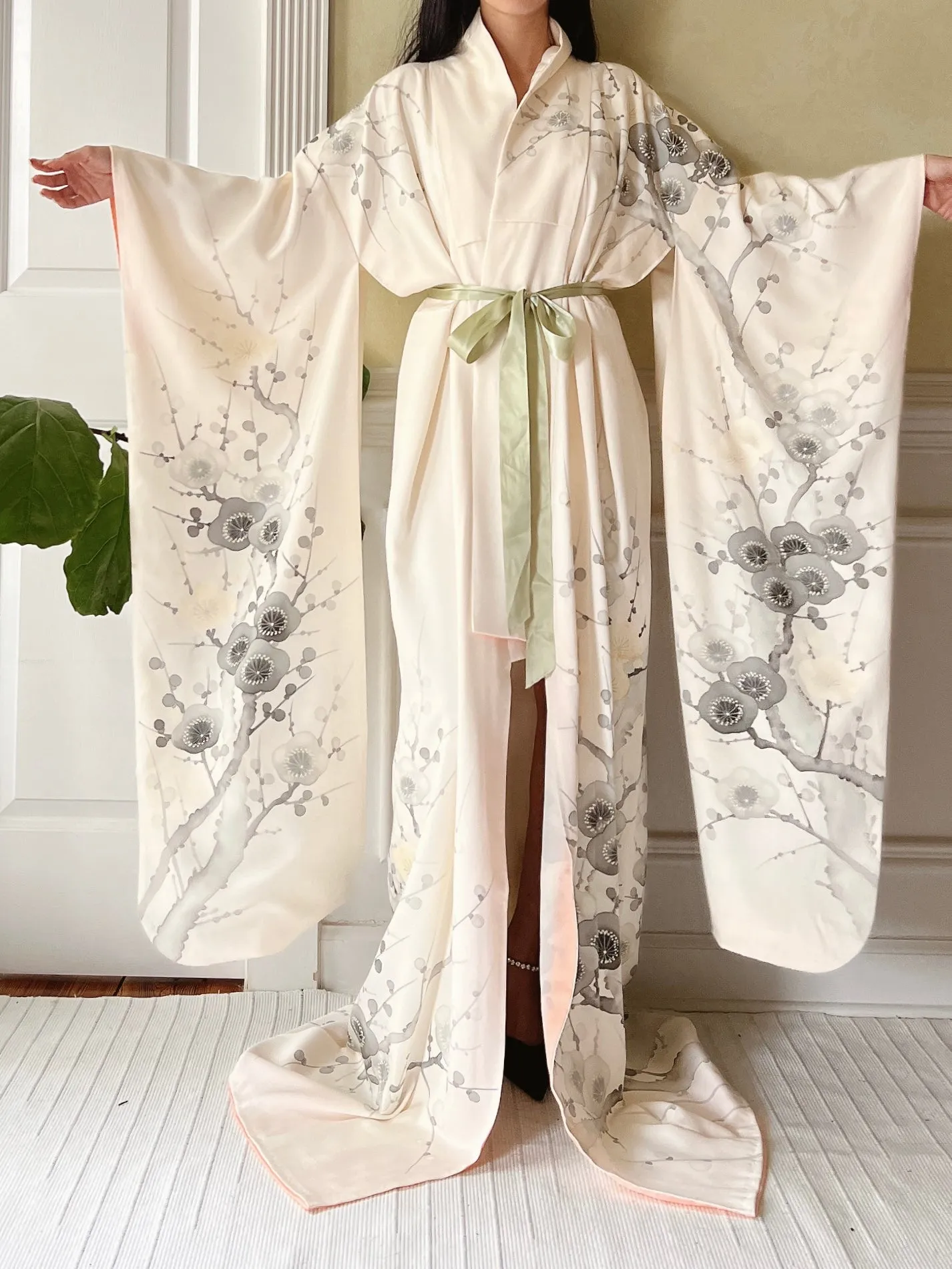 Vintage Ivory Blossoms Silk Painted Kimono - OSFM