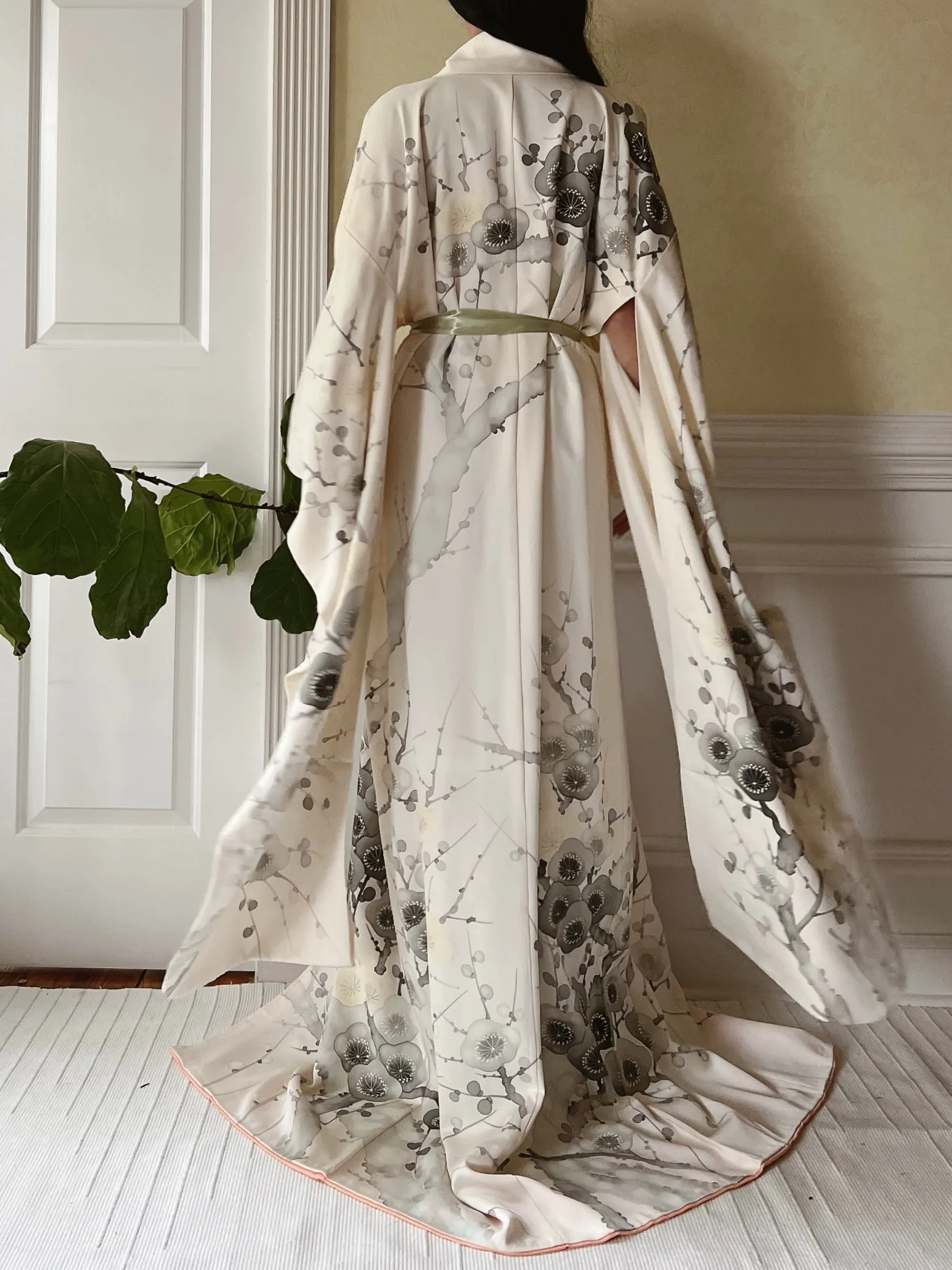Vintage Ivory Blossoms Silk Painted Kimono - OSFM