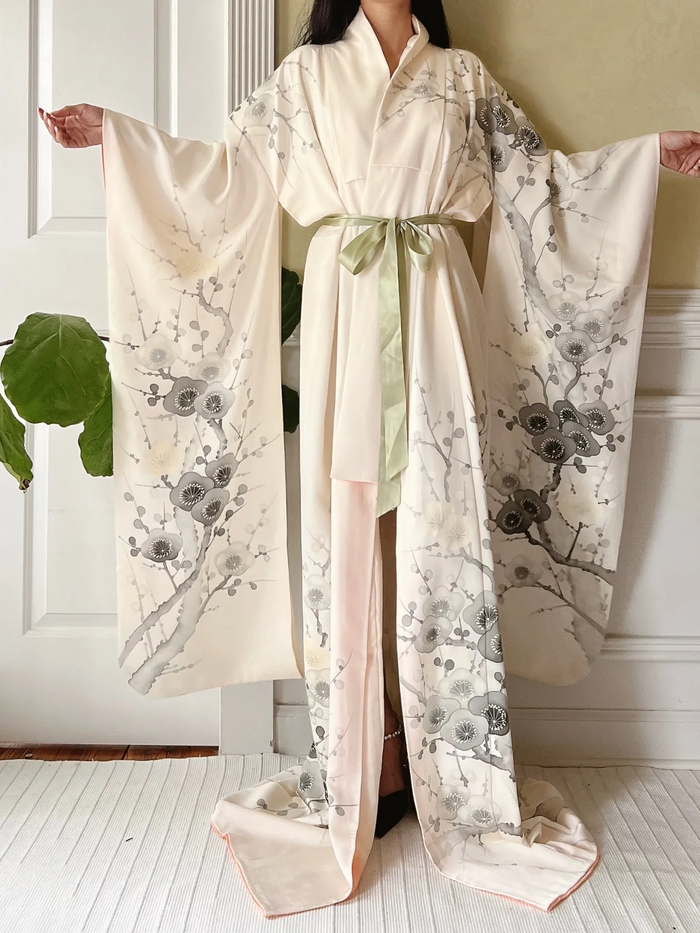 Vintage Ivory Blossoms Silk Painted Kimono - OSFM