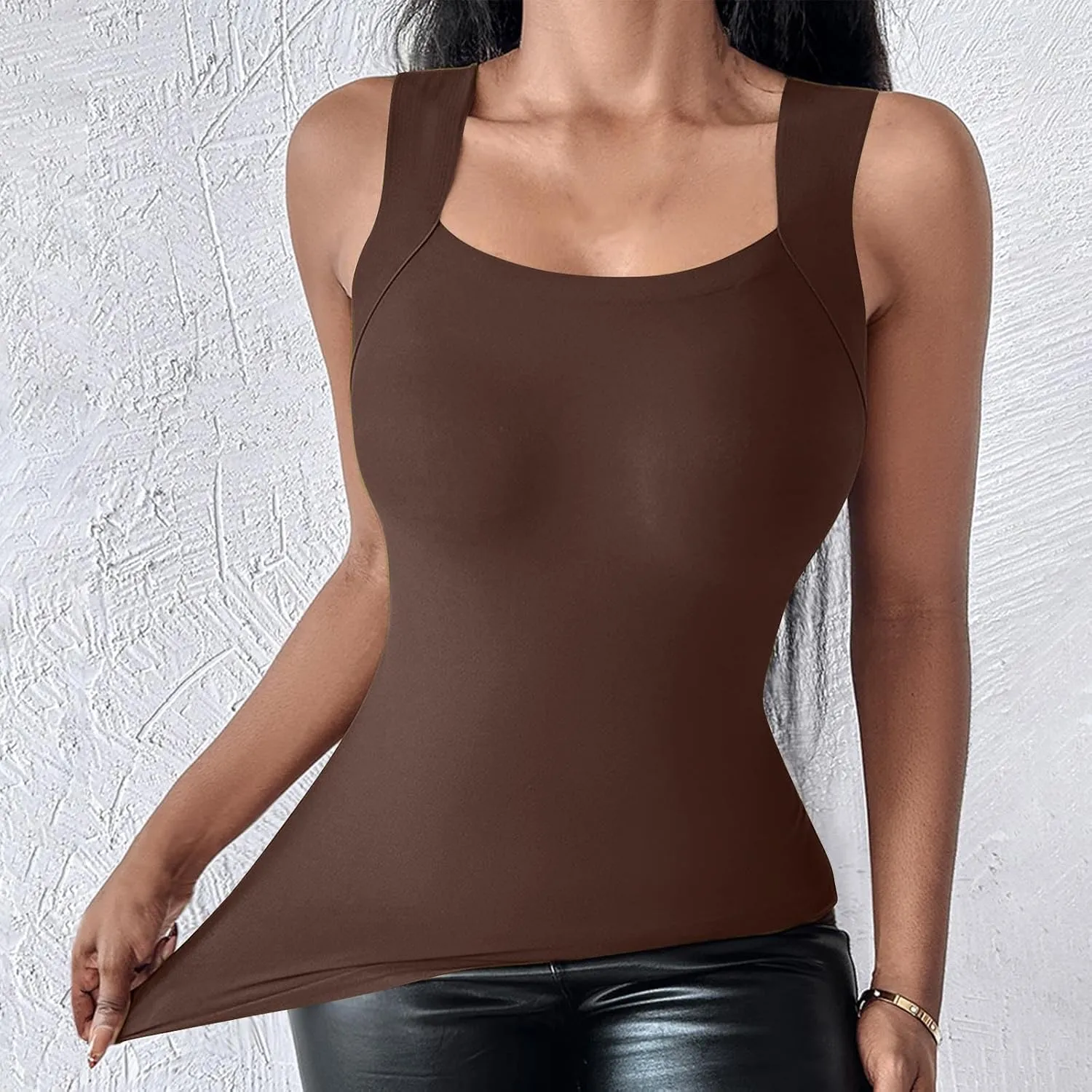 Womens Square Neck Sleeveless Tees 2025 Summer Basic Padded Tank Top with Built in Bra Stretch Athletic Yoga Shirts